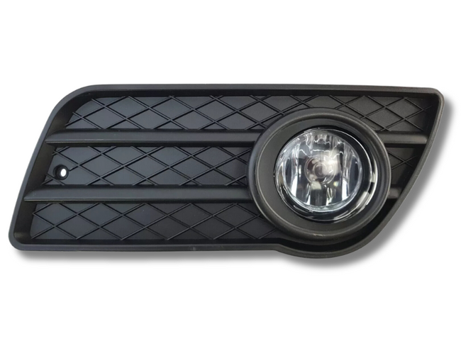 Left Passenger Side Fog Light with Surround for Great Wall V200 / V240 (08/2011 Onwards)-Spoilers and Bodykits Australia